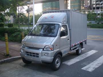 南骏汽车 瑞宝 1.3L 82马力 汽油 3.1米单排厢式微卡(CNJ5030XXYRD28M1)