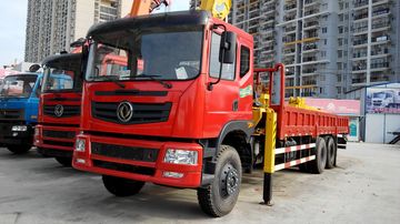 东风神宇 御龙 260马力 6X4 随车吊(EQ5251JSQZM1)