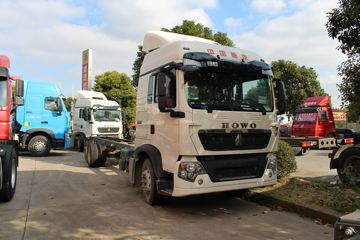 中国重汽 HOWO T5G重卡 280马力 6X2载货车底盘(后随动)(ZZ1207N60HGD1)