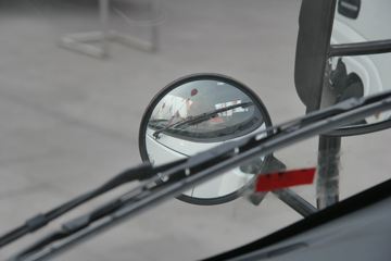 �ƿ�ŷ�� T1ϵ�� 82���� 4X2 4.15�׵��������ῨͼƬ