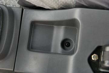 �ƿ�ŷ�� T1ϵ�� 82���� 4X2 4.15�׵��������ῨͼƬ