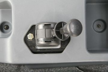 �ƿ�ŷ�� T1ϵ�� 82���� 4X2 4.15�׵��������ῨͼƬ