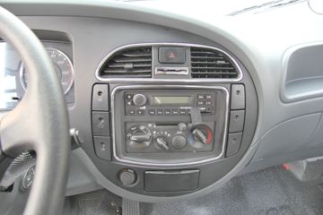 �ƿ�ŷ�� T1ϵ�� 82���� 4X2 4.15�׵��������ῨͼƬ