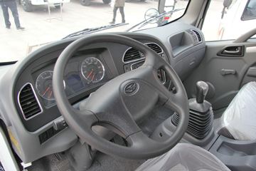 �ƿ�ŷ�� T1ϵ�� 82���� 4X2 4.15�׵��������ῨͼƬ