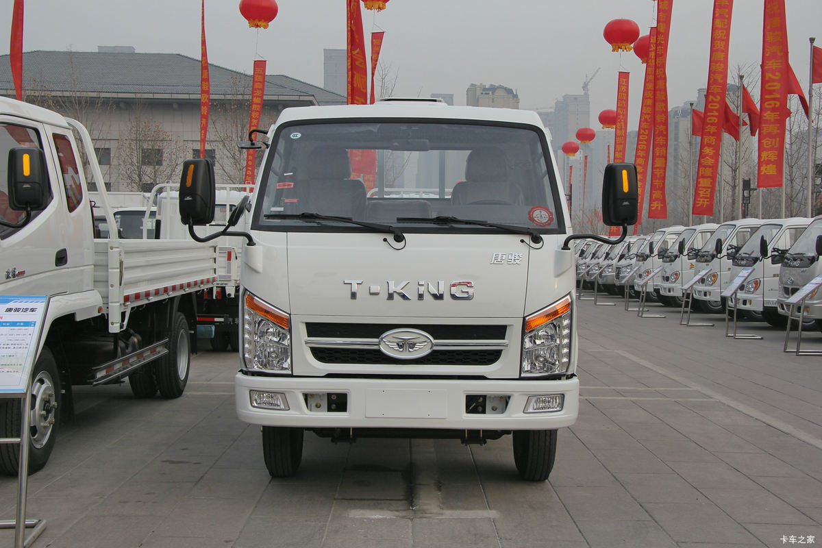 唐骏欧铃 欧冠 旗舰版 88马力 3.8米排半栏板轻卡