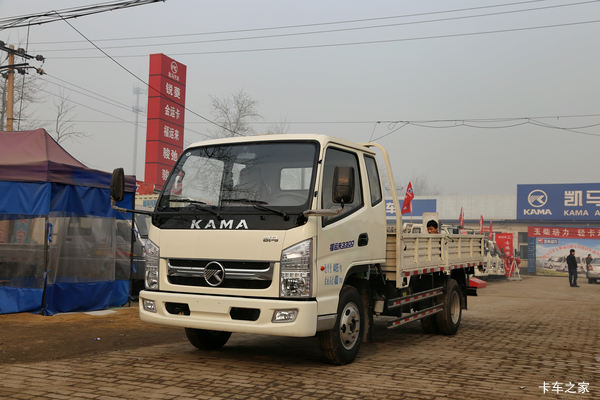 凯马 福运来 95马力 3.83米排半栏板轻卡(KMC1042A33P5)