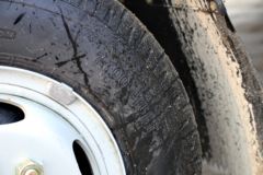 凯马 福运来 87马力 3.8米排半栏板轻卡(KMC1042LLB33P4)