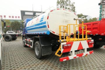 御虎&nbsp;洒水车/喷洒车外观图片