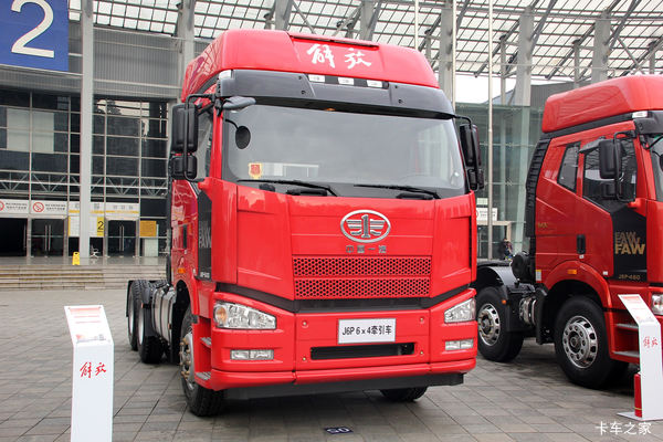 一汽解放 J6P重卡 500马力 6X4牵引车