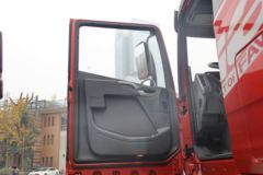 青岛解放 JH6重卡 420马力 6X2牵引车(CA4250P25K24T3E4)