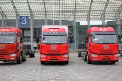 一汽解放 J6P重卡 260马力 6X2 8.7米厢式载货车(CA5200XXYP63K1L6T3E4)