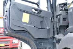 青岛解放 悍V重卡 350马力 6X2牵引车(法士特)(CA4227P1K15T3E4A80) 青岛解放 悍V重卡 350马力 6X2牵引车(法士特)(CA4227P1K15T3E4A80)