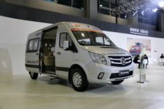 福田商务车 图雅诺S 161马力 封闭厢式货车(商旅版长轴中顶)