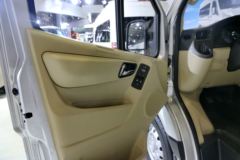 福田商务车 图雅诺S 161马力 封闭厢式货车(商旅版长轴中顶)