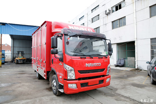 跃进 超越C300-33 125马力 4X2 4.1米单排厢式轻卡(索菲姆)(NJ5041XXYZFDCNZ)