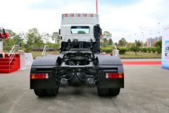 广汽日野 700系列重卡 420马力 6X4牵引车(危险品)(YC4250SS2PK4)