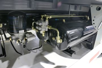 ���� ����TX 103���� 3.655�׵�����ʽ�Ῠ(CNG/����)(BJ5031XXY-CB)ͼƬ