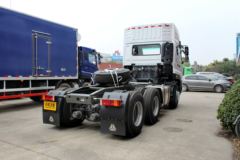 中国重汽 斯太尔D7B重卡 380马力 6X4 危化品牵引车(ZZ4253N3241D1NW)