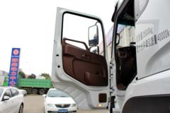 中国重汽 斯太尔D7B重卡 380马力 6X4 危化品牵引车(ZZ4253N3241D1NW)