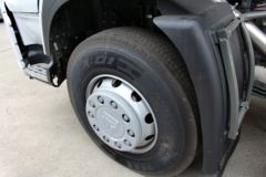 中国重汽 斯太尔D7B重卡 380马力 6X4 危化品牵引车(ZZ4253N3241D1NW)