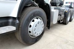 中国重汽 斯太尔D7B重卡 380马力 6X4 危化品牵引车(ZZ4253N3241D1NW)