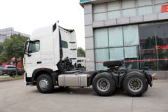 中国重汽 HOWO T7H重卡 400马力 6X4危险品牵引车(国五)(ZZ4257V324HE1W)(速比:3.36)