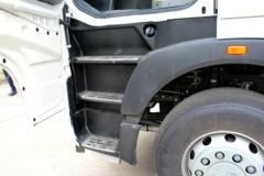中国重汽 HOWO T7H重卡 400马力 6X4危险品牵引车(国五)(ZZ4257V324HE1W)(速比:3.36)