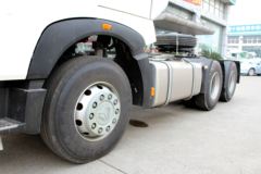 中国重汽 HOWO T7H重卡 400马力 6X4危险品牵引车(国五)(ZZ4257V324HE1W)(速比:3.36)