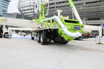 雷萨&nbsp;泵车外观                                                图片