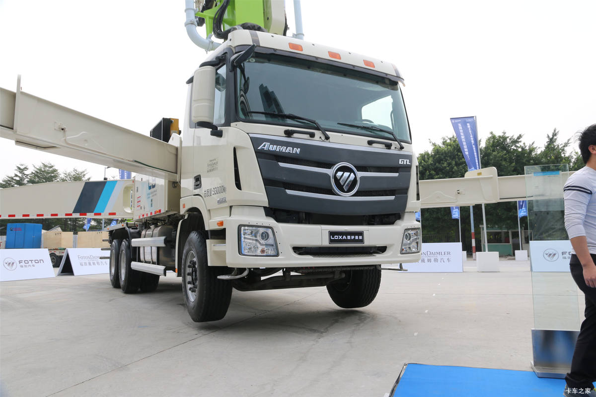 福田 雷萨 380马力 6X4 47米混凝土泵车