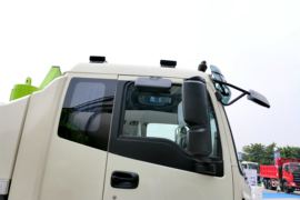 雷萨&nbsp;吊车外观                                                图片