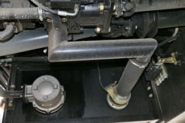 雷萨&nbsp;吊车底盘                                                图片