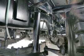 雷萨&nbsp;吊车底盘                                                图片