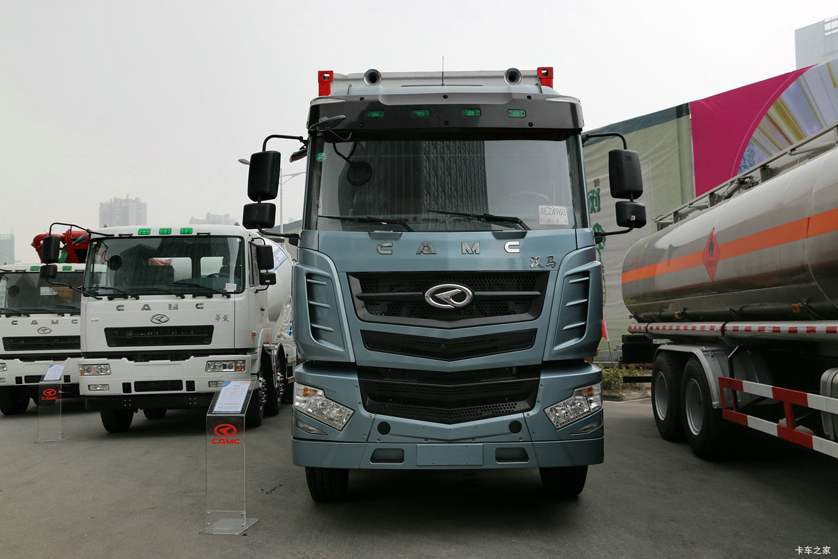 华菱 汉马H6 345马力 8X4 冷藏车