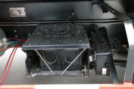 华菱底盘&nbsp;油罐车底盘图片