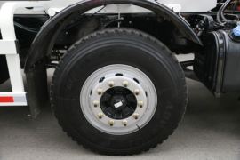 华菱M5&nbsp;混凝土搅拌车底盘                                                图片