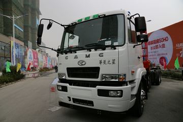 华菱重卡 270马力 6X4 随车吊(HN5251JSQ0L4)