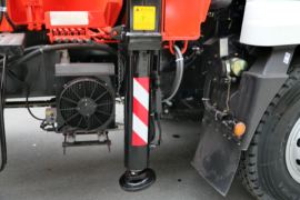 华菱M5&nbsp;随车吊底盘图片