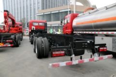 华菱重卡 336马力 8X4 随车吊底盘(HN5310JSQ0L4)