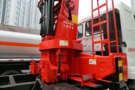 华菱M5&nbsp;随车吊底盘图片