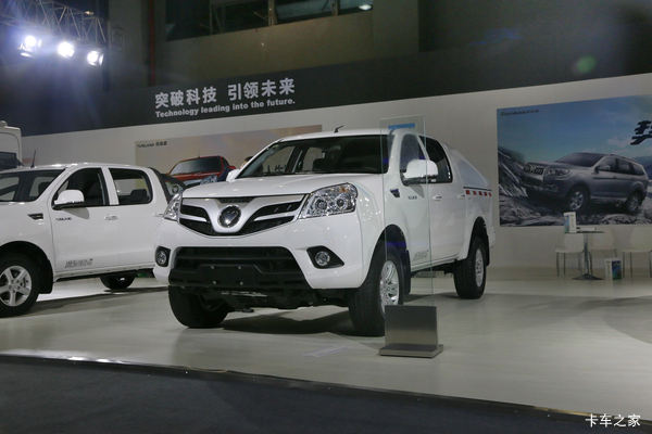 福田 拓陆者E5 2018款 舒适型 2.4L汽油 136马力 四驱 短轴双排皮卡