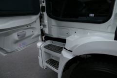 华菱 汉马中卡 180马力 4X2载货车底盘(HN1160E8M4J)