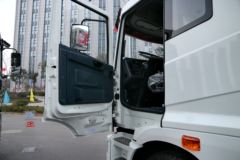 华菱 汉马中卡 180马力 4X2载货车底盘(HN1160E8M4J)