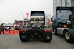 华菱 星凯马重卡 410马力 6X4 LNG牵引车(HN4250NG38C9M5)