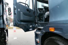 华菱 星凯马重卡 420马力 6X4牵引车(HN4250A37C3M4)