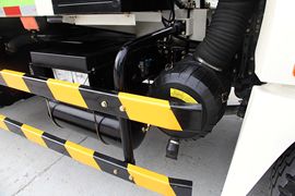 欧曼ETX&nbsp;垃圾运输车底盘图片