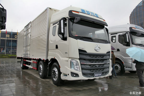 东风柳汽 乘龙H7重卡 240马力 6X2 9.6米厢式载货车(LZ5250XXYKM5CA)