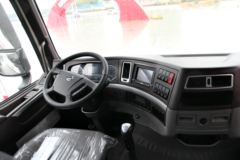 东风柳汽 乘龙H7重卡 240马力 6X2 9.6米厢式载货车(LZ5250XXYKM5CA)