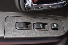 飞碟奥驰 D5系列 154马力 6X2 6.8米载货车