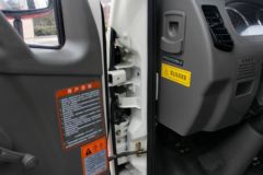 飞碟奥驰 V1系列 82马力 3.3米排半栏板轻卡